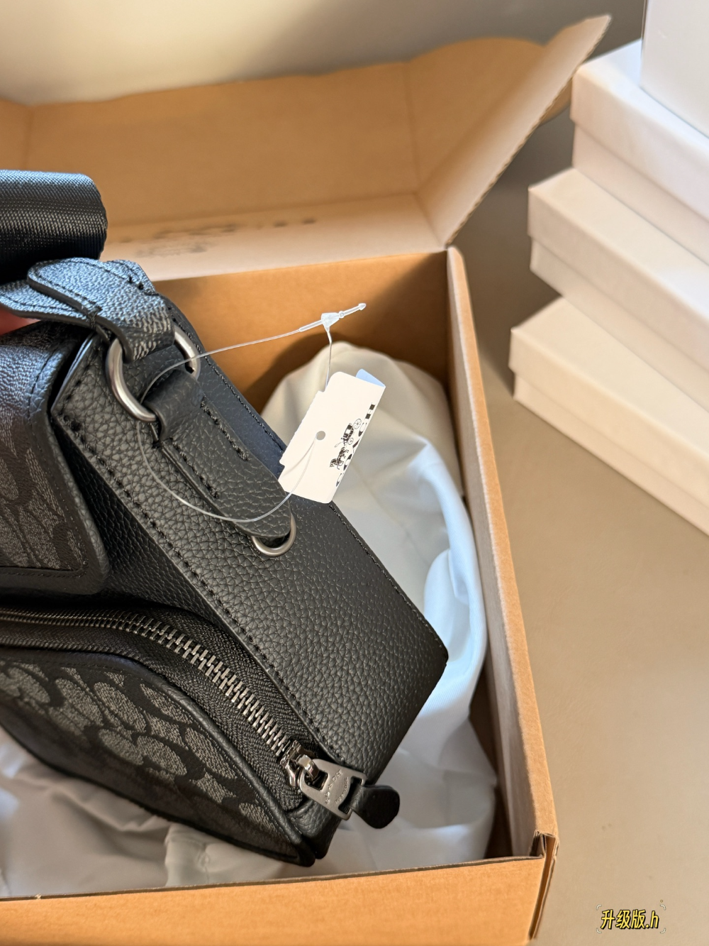 COEM02 New stylish black classic men's square bag, excellent gift options available 20.5*17cm