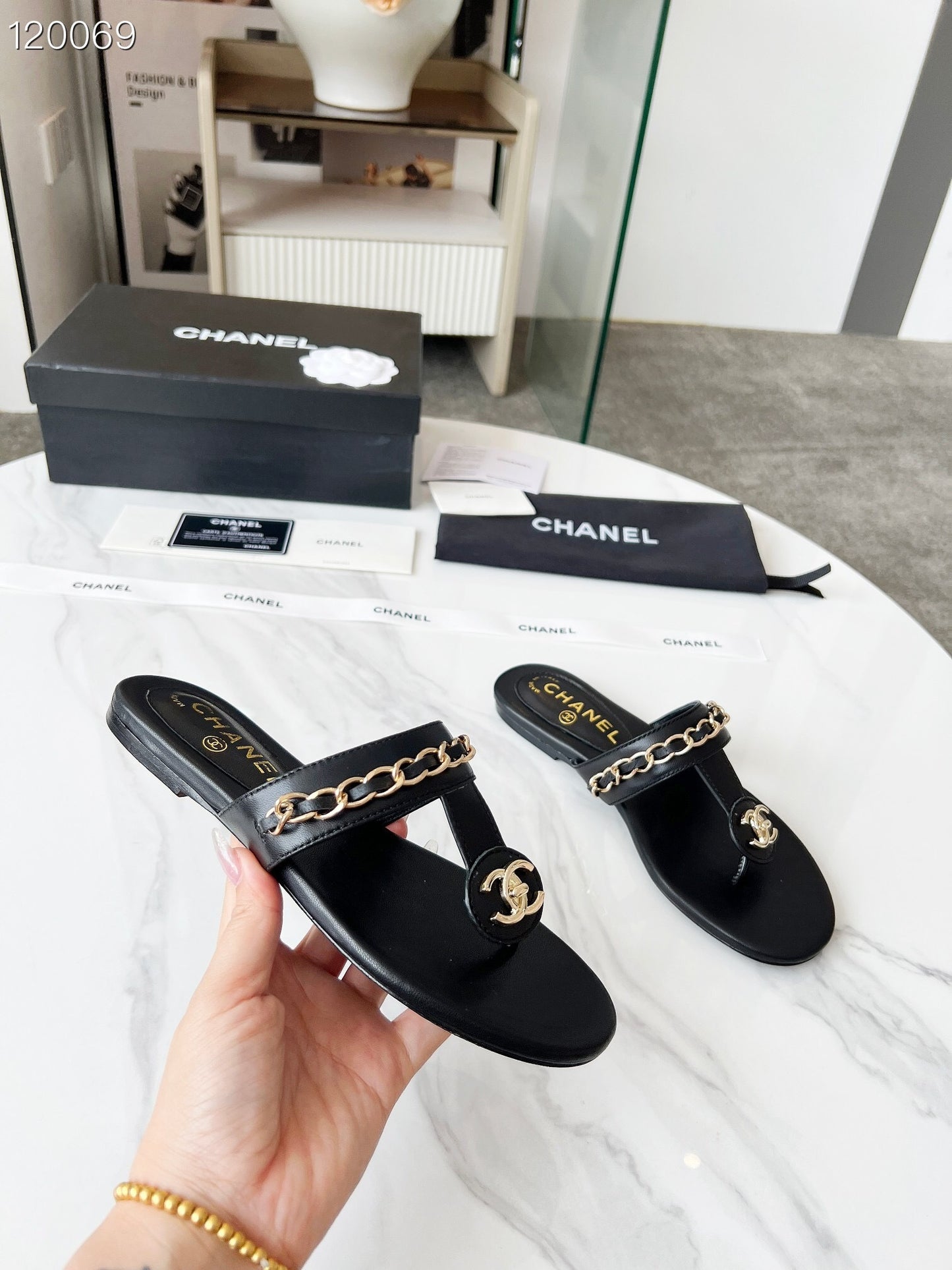 CEM171 Plus Size Open-Toe Pearl Flat for Women Summer Fashion Square Toe Solid Color Thick Sole Slippers