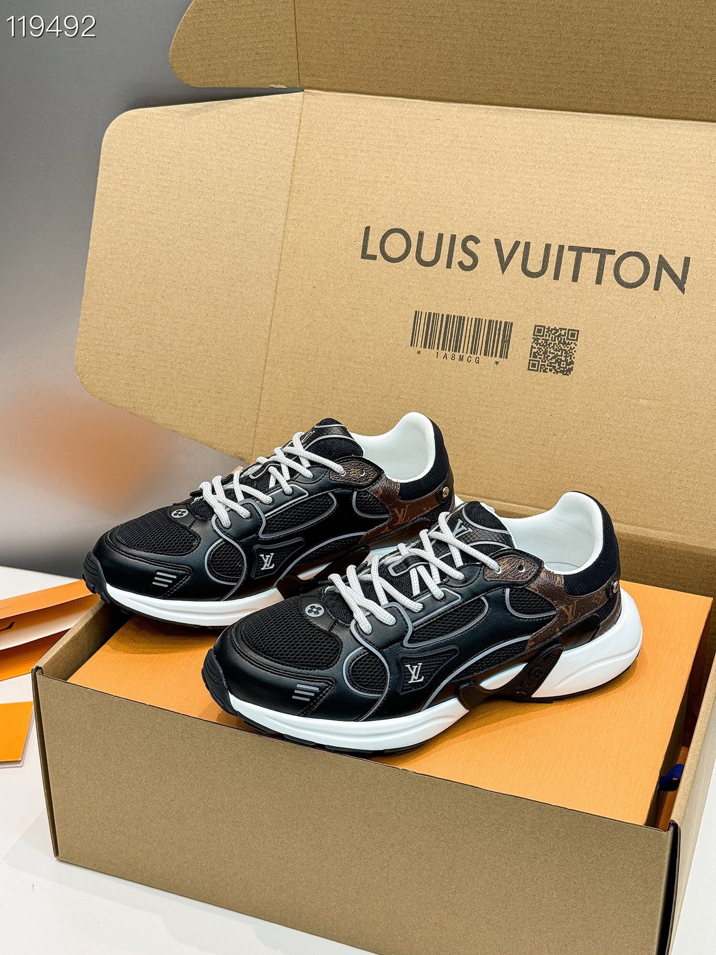 LEM260 designer shoes for running shoes men women Triple Black White shoes