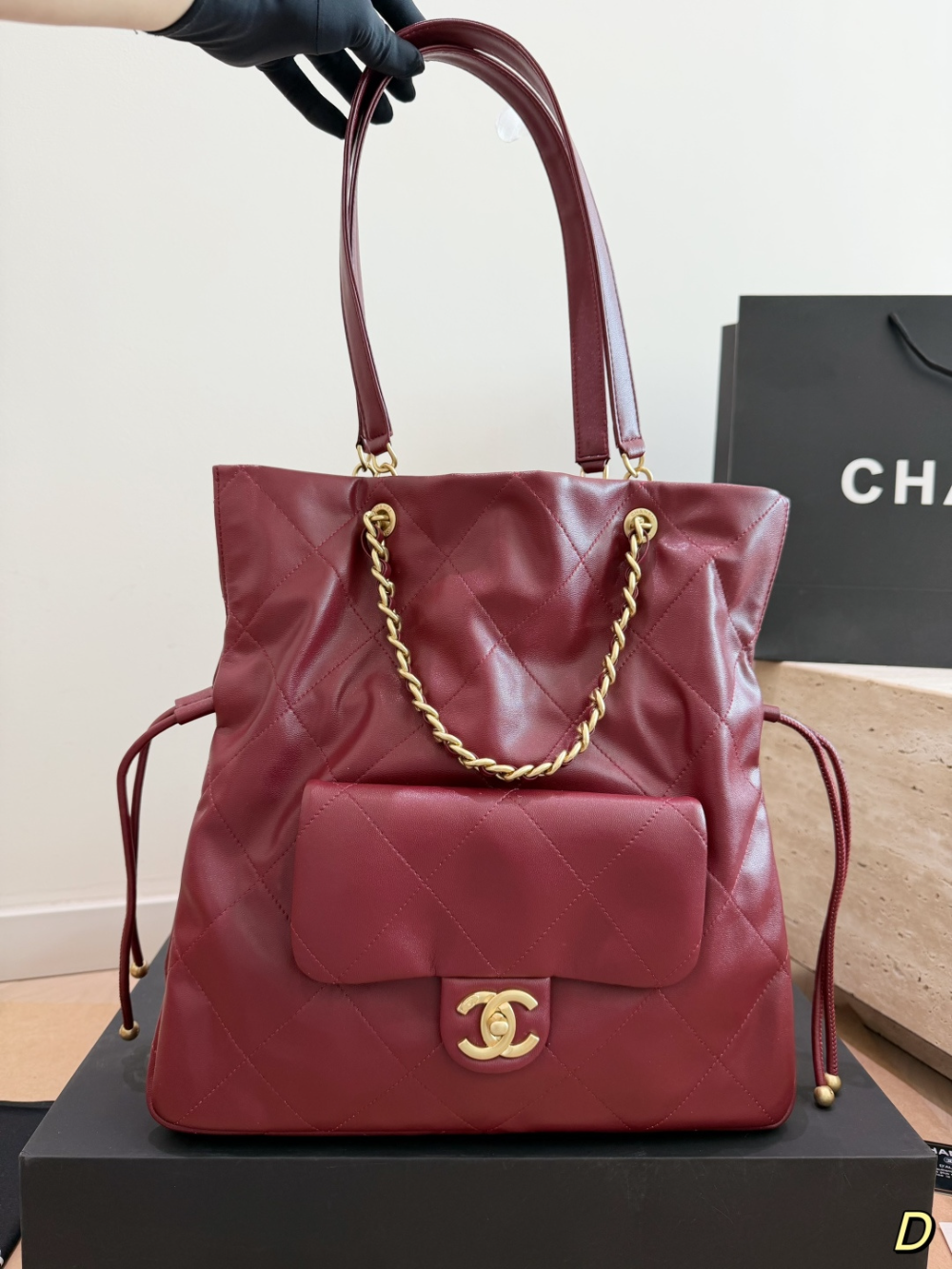 CEM489 New arrive fashion black  white red khaki bag for woman hands bag beautiful gift to choose gift 33*32cm