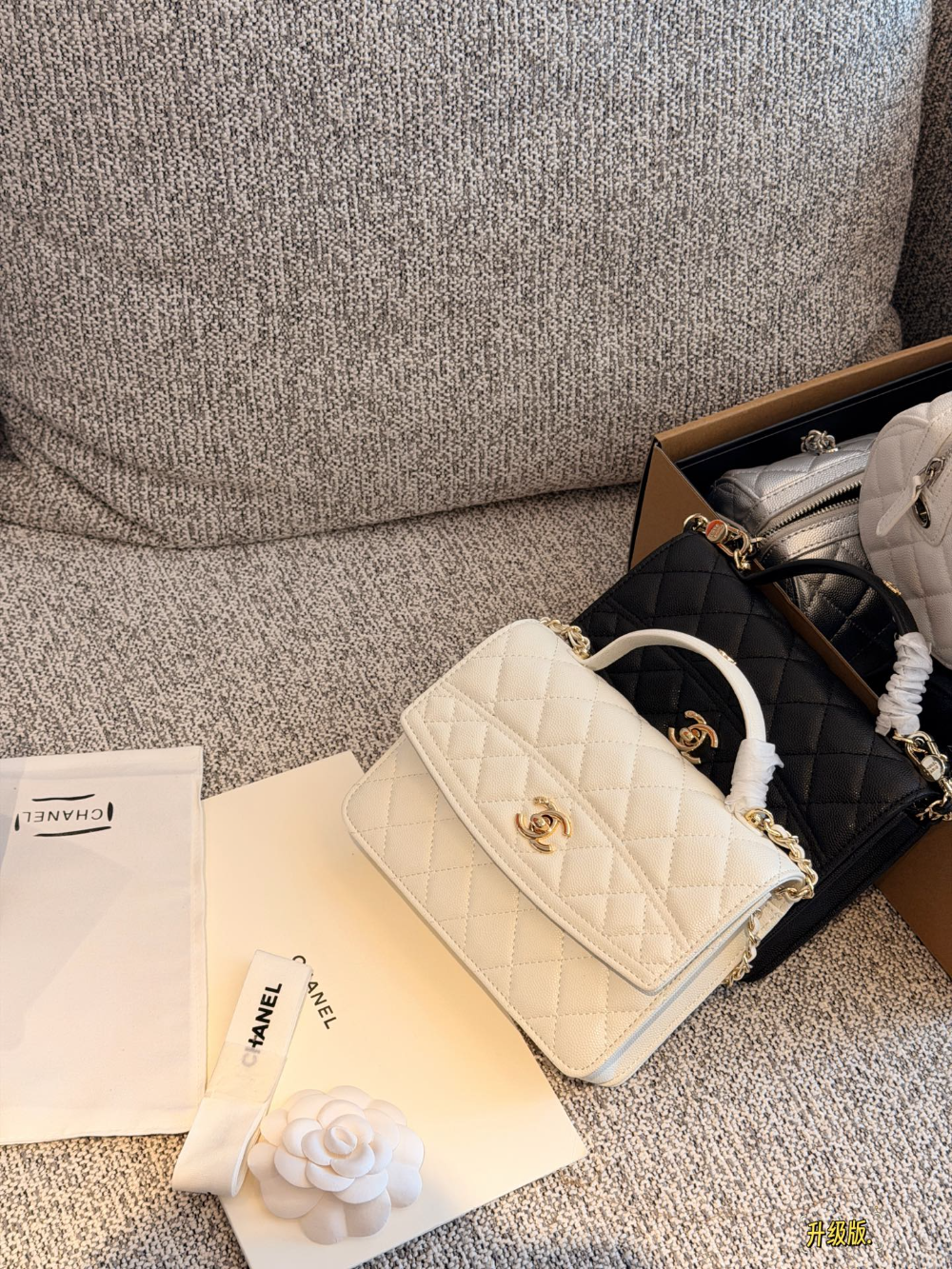 CEM305 New arrive fashion black white bag for woman hands bag beautiful gift to choose gift 21*15.5cm