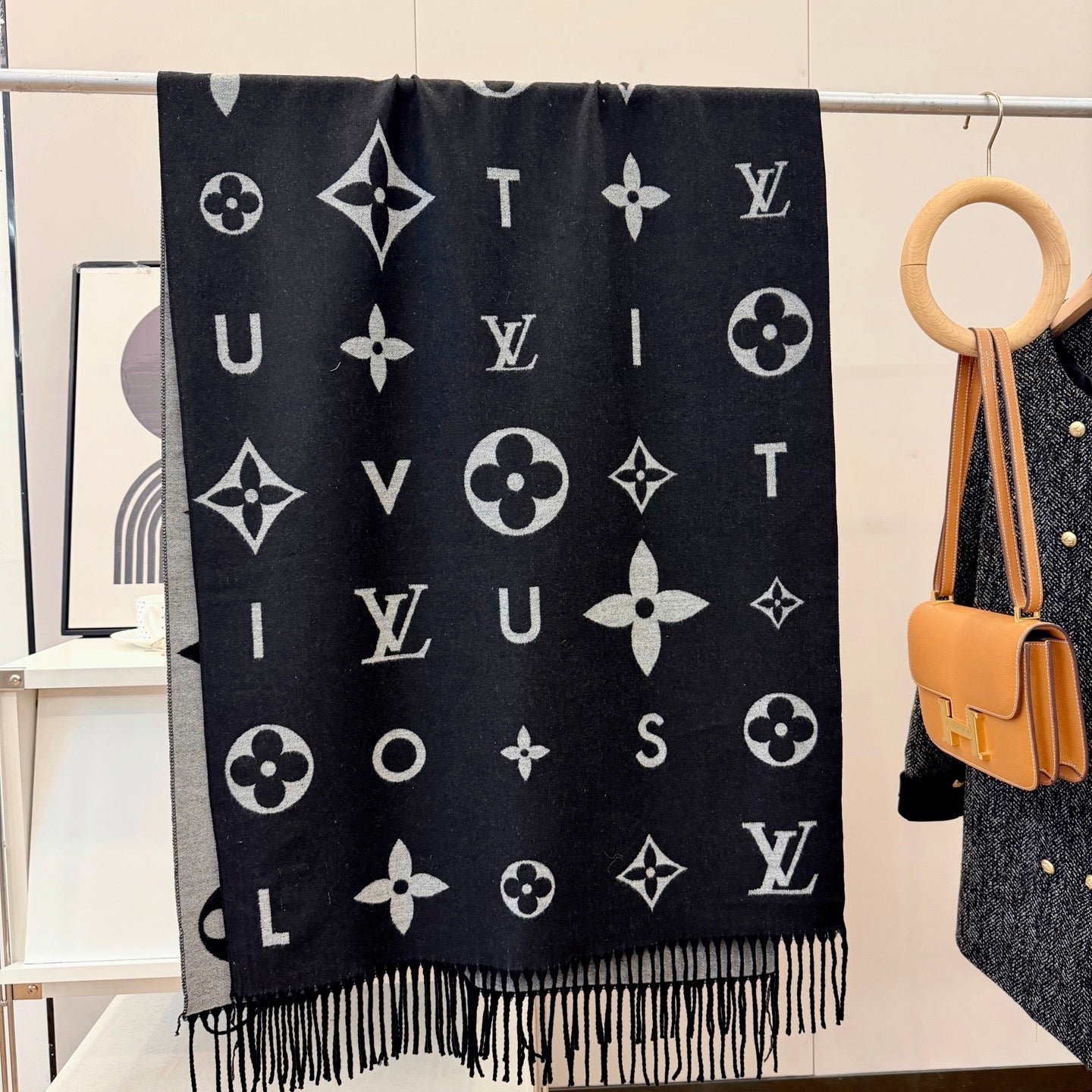 LEM329 new arrive Hot sale  black red gray color fashion beautiful scarf for woman men  gift to choose 65*180cm size