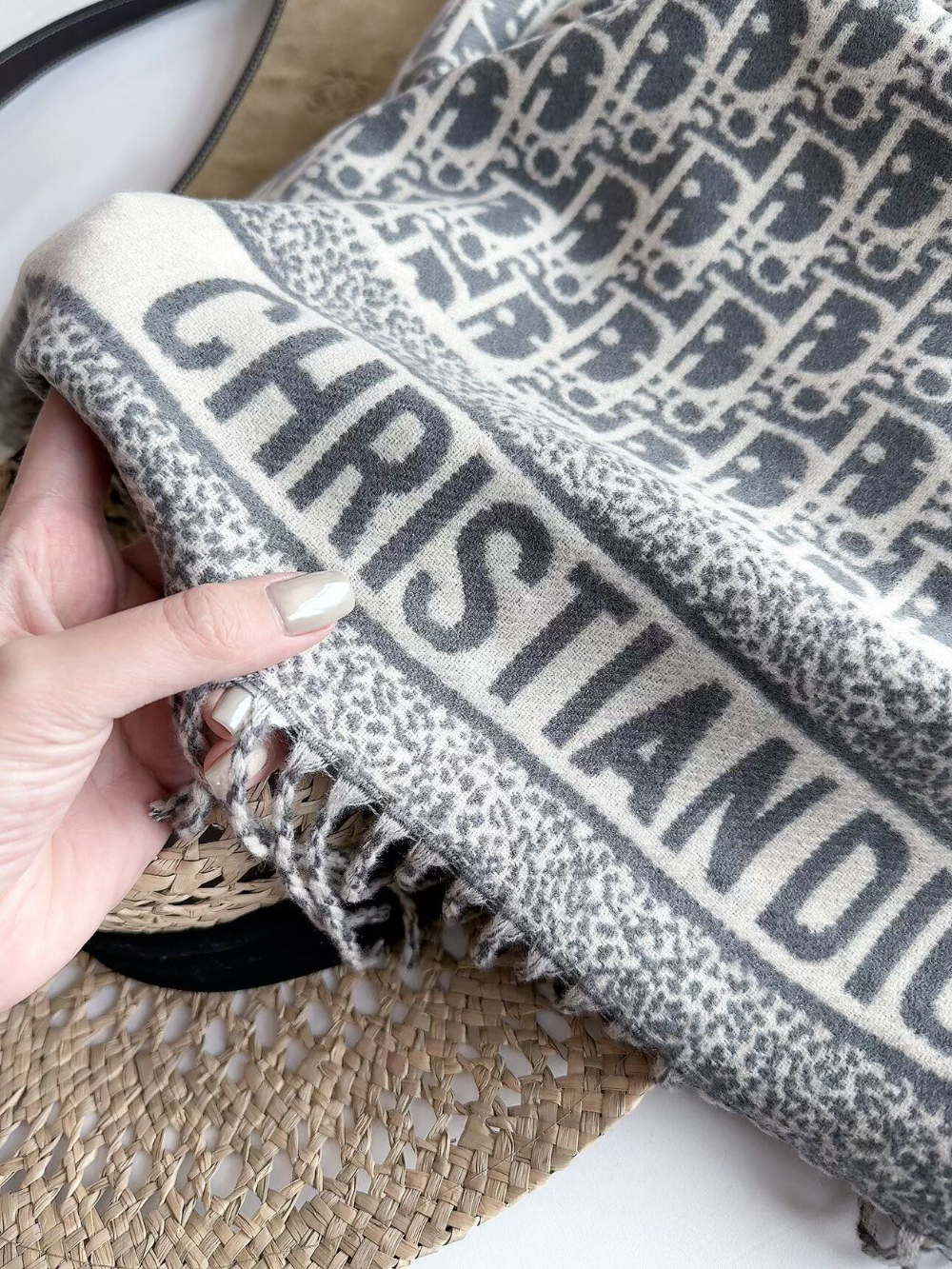 DEM380 new arrive  Hot sale grey brown color fashion beautiful  scarf  for woman gift  to choose