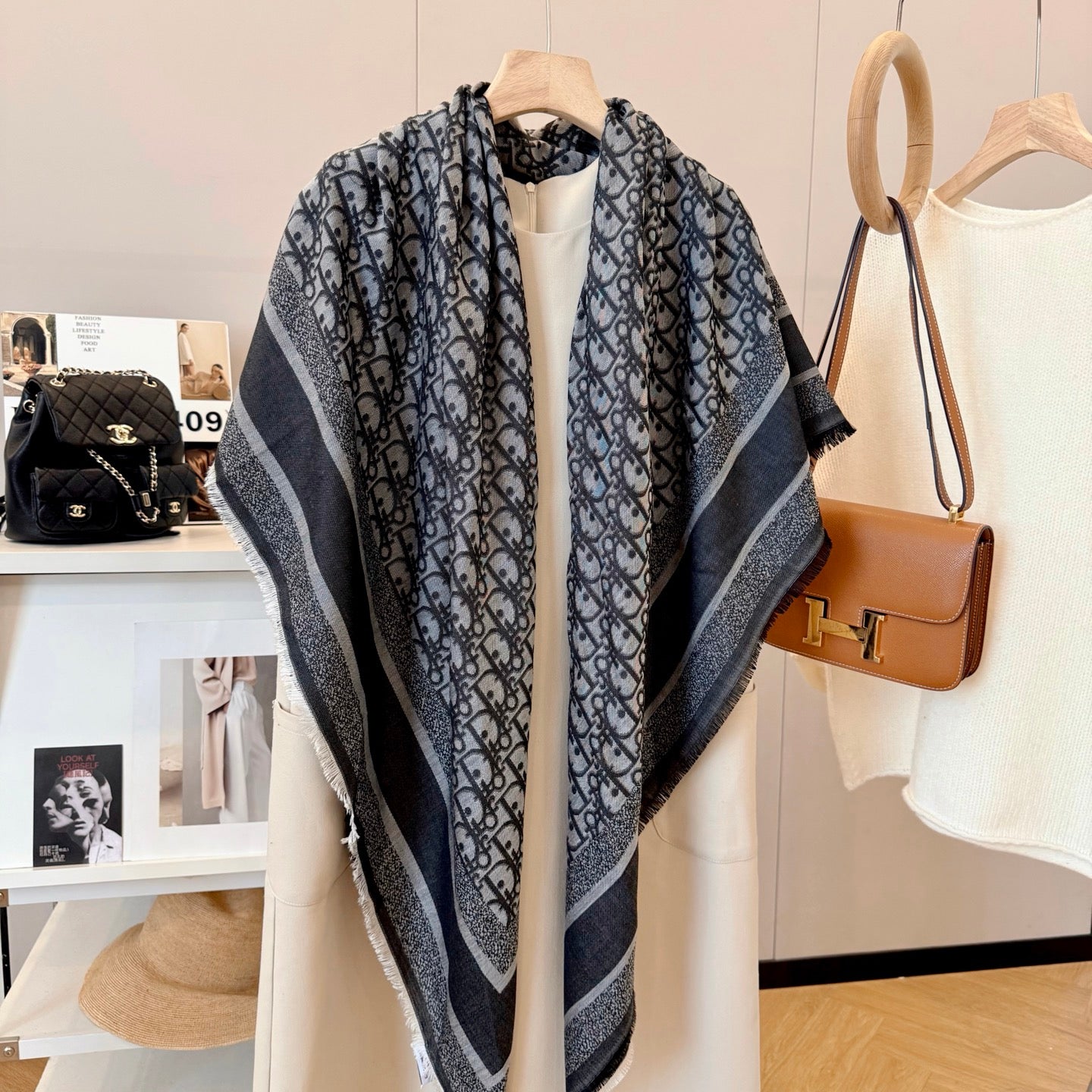 DEM234 Classic Luxury Designer scarf  cashmere fringe Designer scarf Scarf shawl blanket Winter for women and men 140*140cm