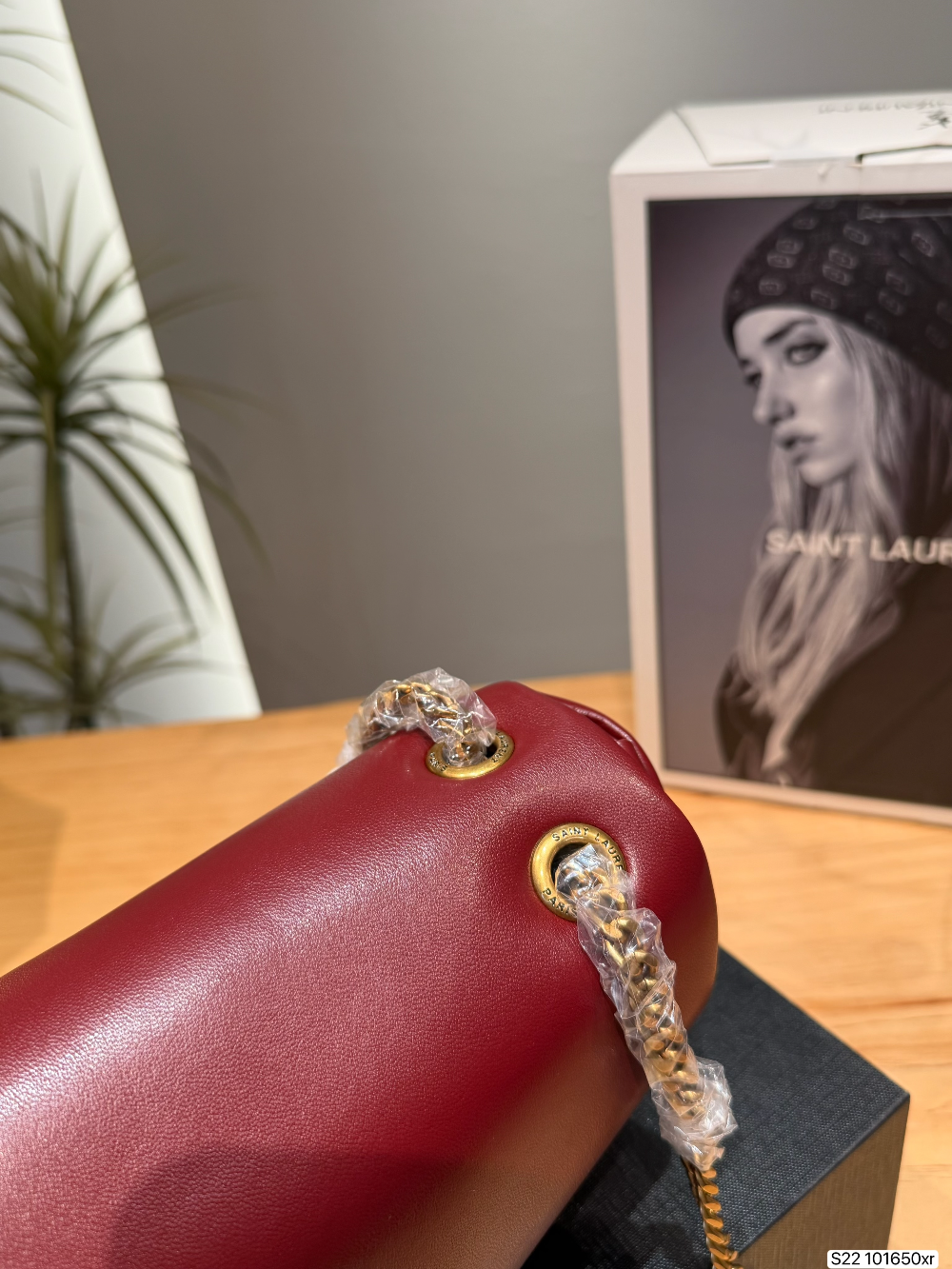 YLEM9 New arrive fashion black white red green color bag for woman beautiful gift to choose gift size to choose 26 *15 cm