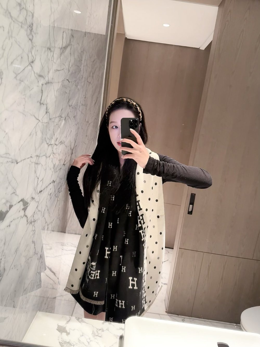 HEM147 new arrive  Hot sale light brown black  color fashion beautiful  scarf  for woman gift  to choose