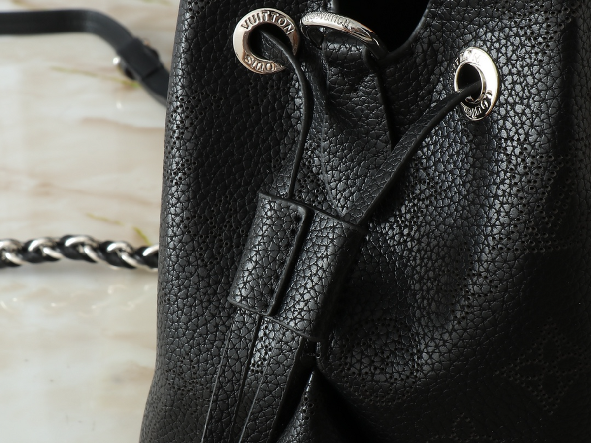 LEM636 New arrive fashion black pink khaki yellow bag for woman hands bag beautiful gift to choose gift  19 x 22 x 14 cm