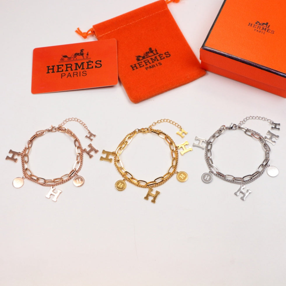 HEM82 New Arrive Fashion  Stainless Steel 3 Color Bracelet Gold Silver Color Bracelet Letter Pendant Bangle Bague Femme for Woman Gift