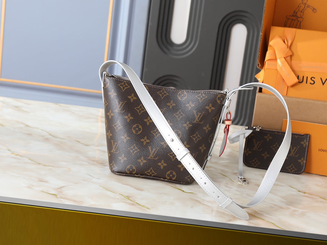LEM335 Hot sale fashion black bag for woman men  beautiful gift  big size16.0 x 18.0 x 12.0cm