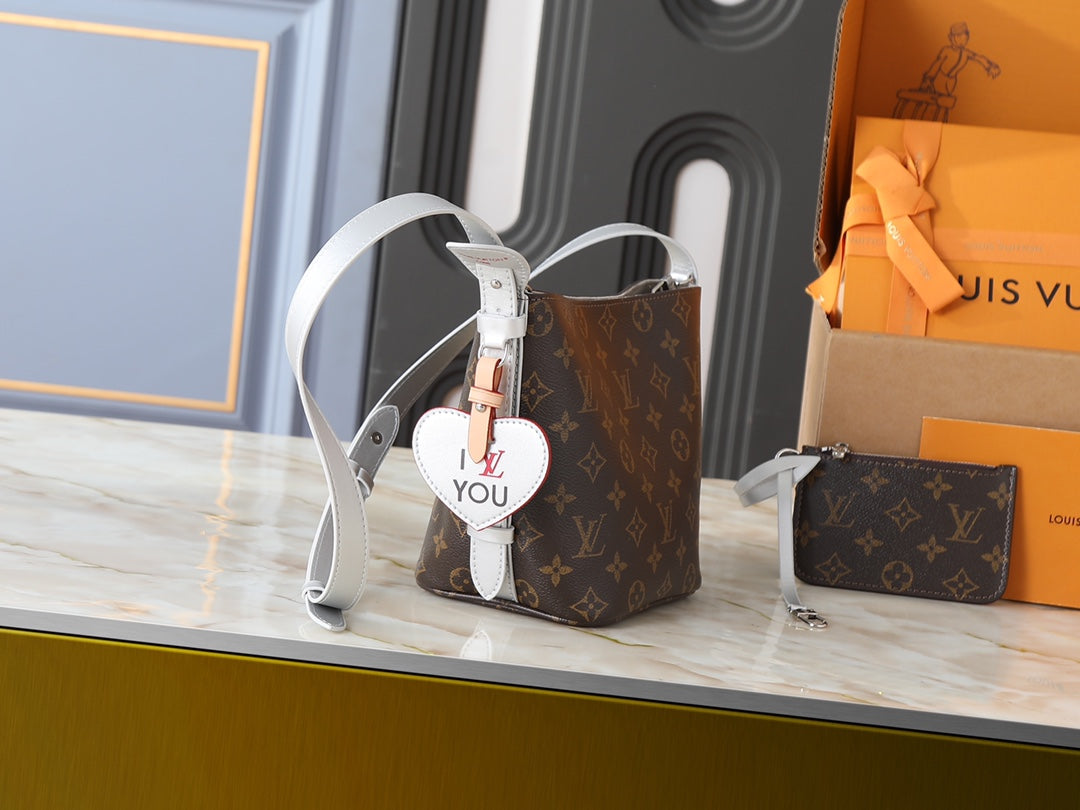 LEM335 Hot sale fashion black bag for woman men  beautiful gift  big size16.0 x 18.0 x 12.0cm