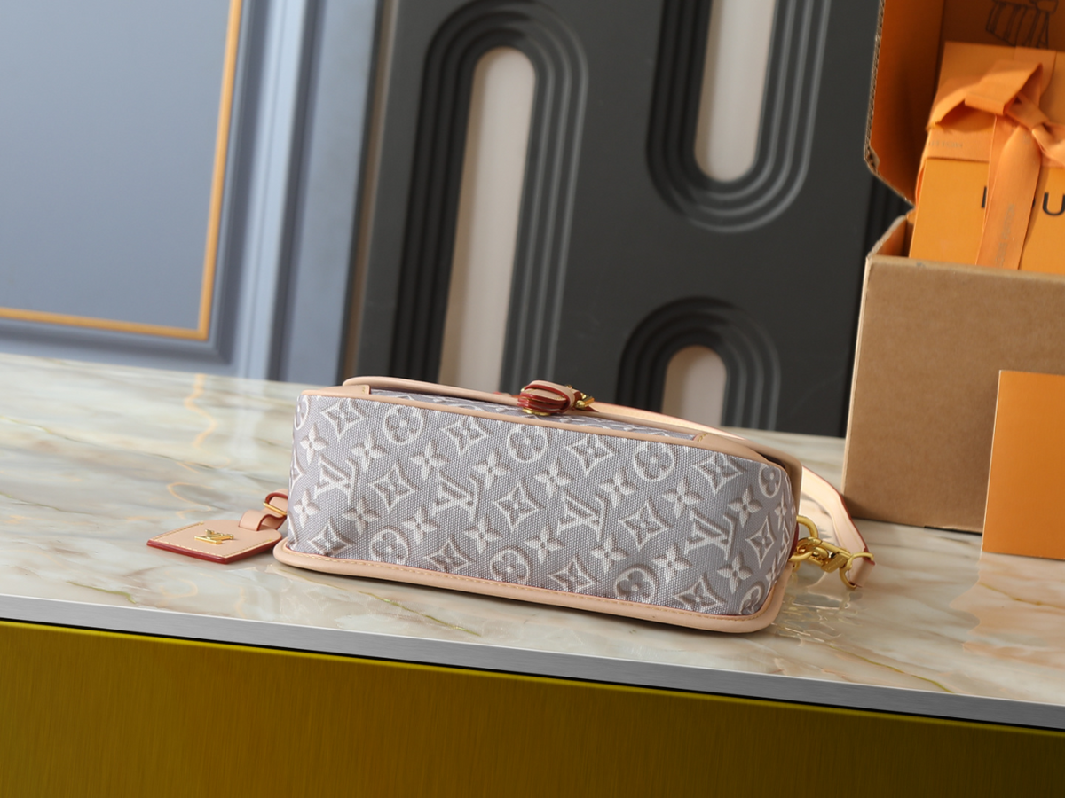 LEM586 New arrive fashion light grey color bag for woman beautiful gift to choose