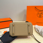 HEM121 The new fashionable and luxurious handbag features a classic flip-top design is elegant and versatile fully showcasing the charm of women It is the ideal gift choice 21*14cm