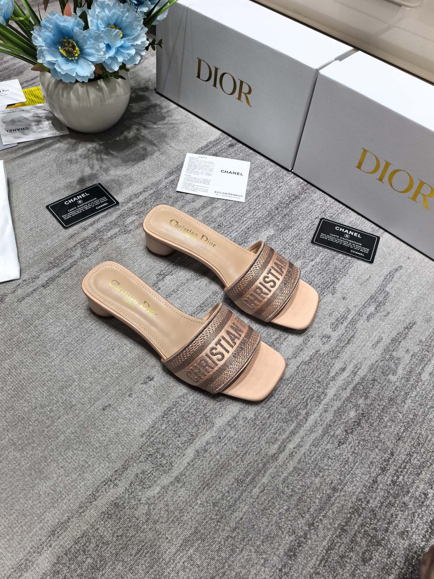 DEM308 New arrive fashion black and white  many color shose for woman beautiful Slippers gift to choose