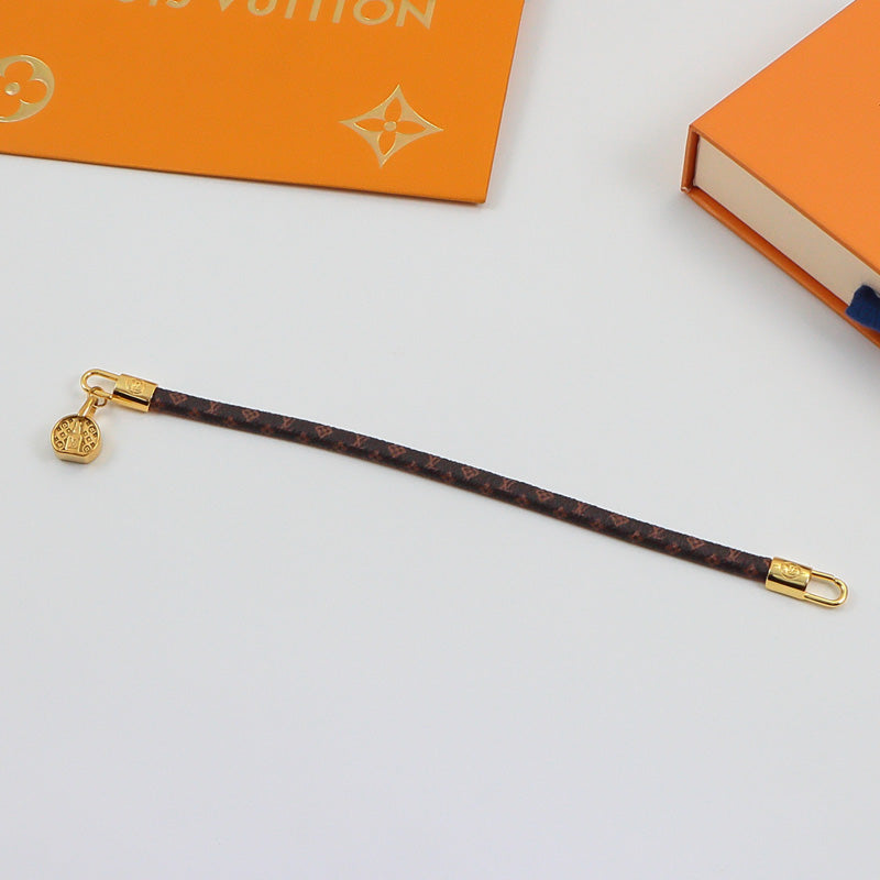 LEM307 New arrive Fashion  pendant bracelet wrapped in round cakes titanium steel bracelet couple accessories for woman