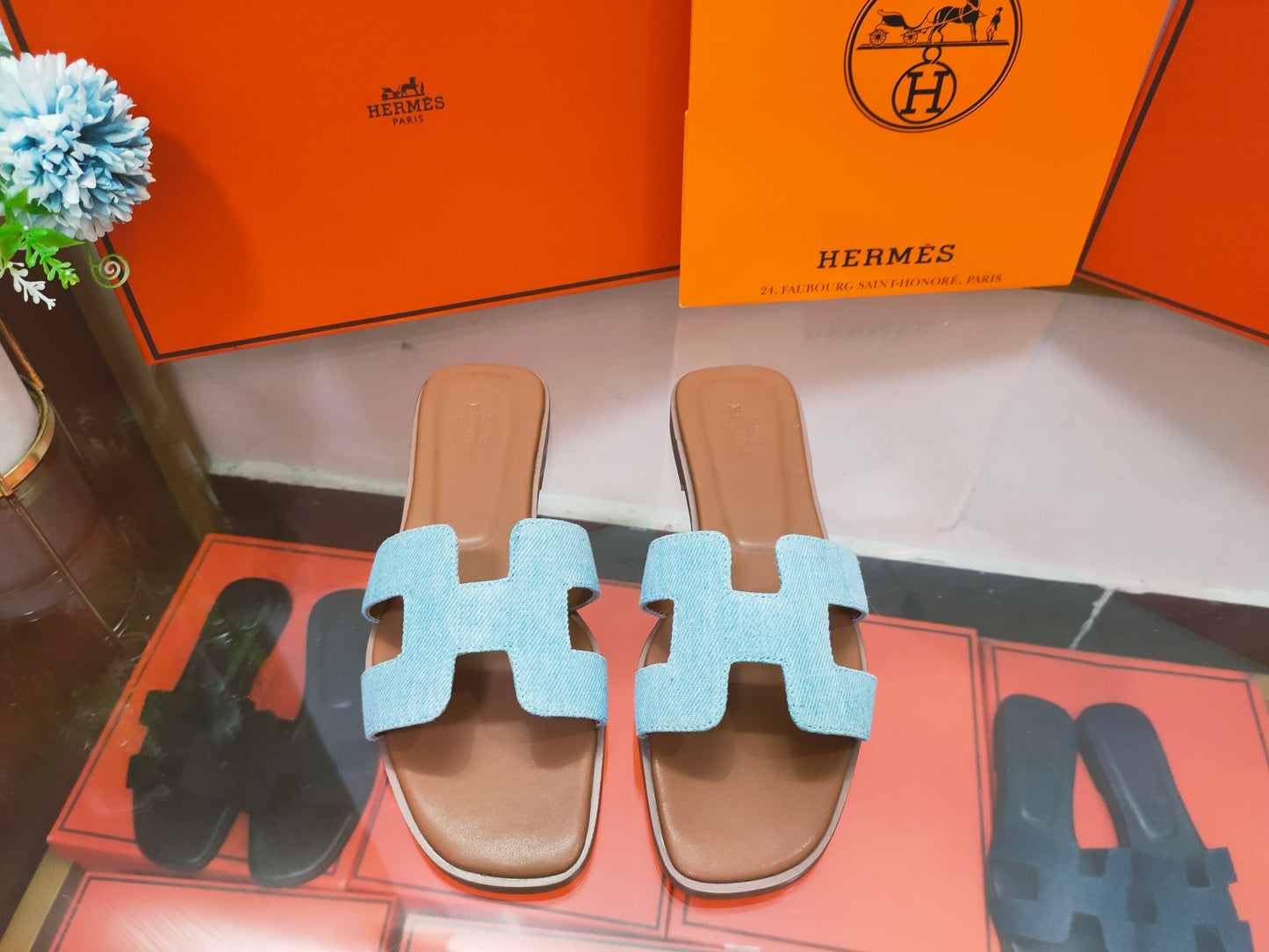 HEM107 New arrive fashion blue and black color H shose for woman beautiful Slippers gift to choose