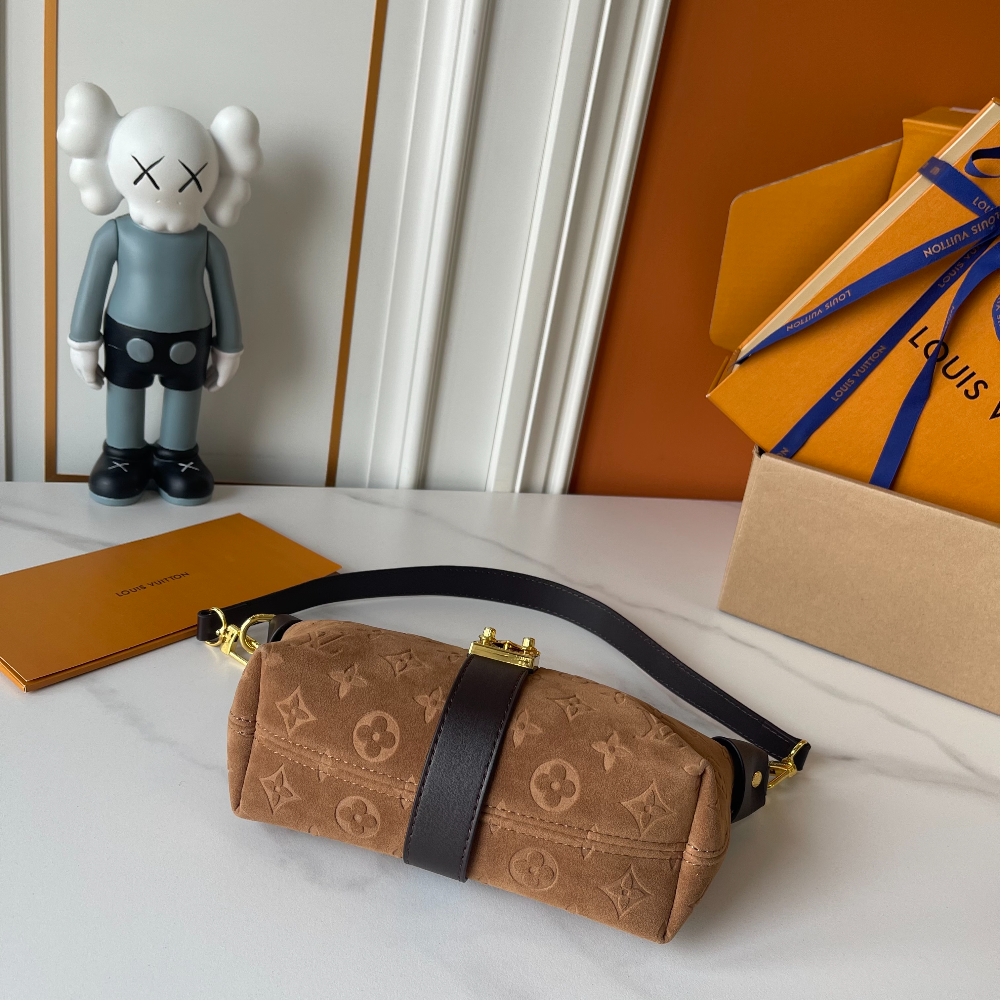 LEM631 New arrive fashion caramel bag for woman hands bag beautiful gift to choose gift 21×11cm