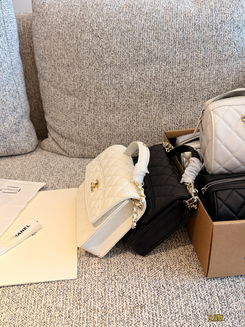 CEM305 New arrive fashion black white bag for woman hands bag beautiful gift to choose gift 21*15.5cm