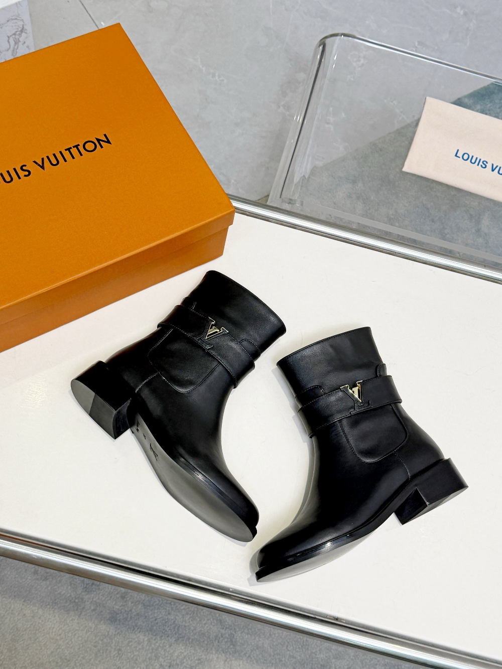 LEM498 Womens Ankle Boots 2026 Thick Bottom Platform Woman Shoes Zipper Fashion Female Luxury Designer Boot Casual Ladies MartinBoots combat Boots