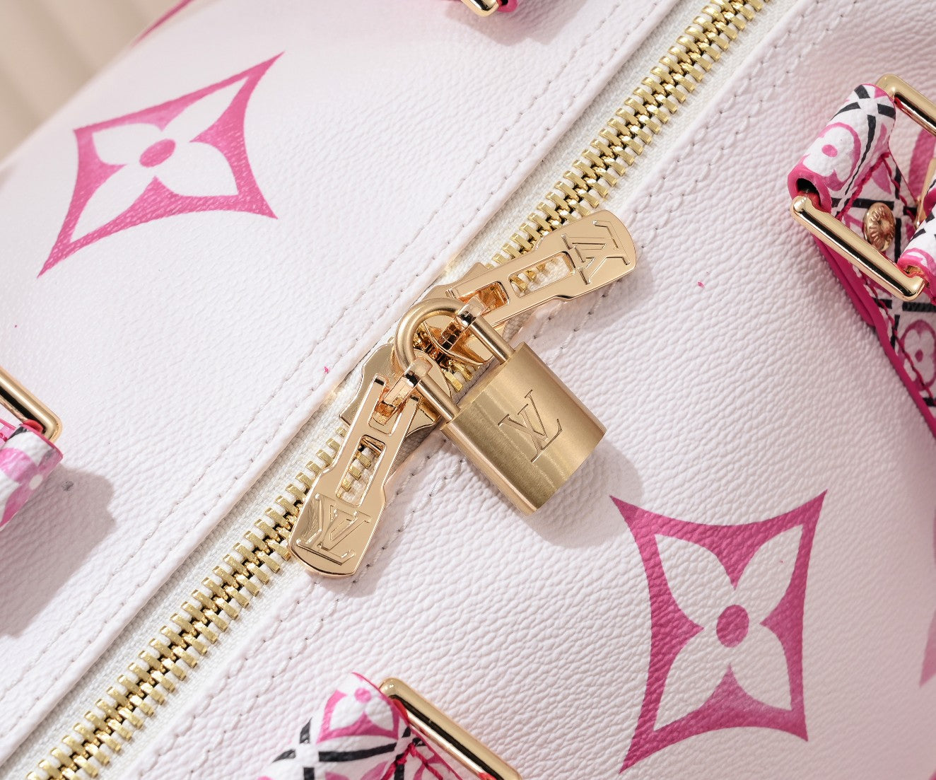 LEM371 New arrive fashion Travel design bag for woman beautiful gift to choose gift 50.0 x 29.0 x 23.0cm
