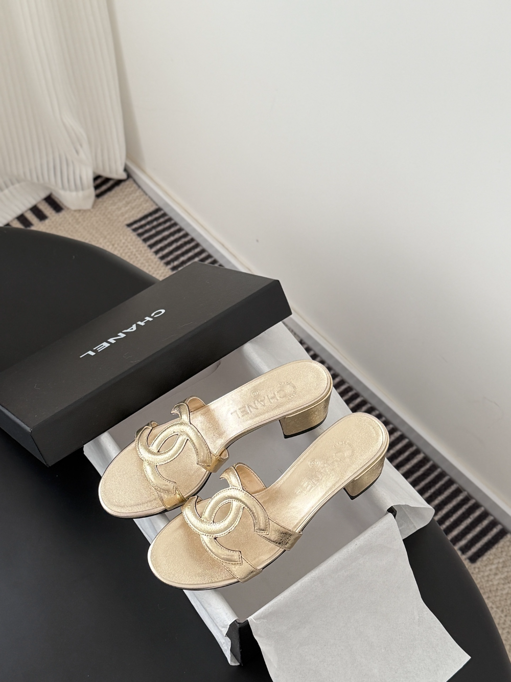 CEM312 New trendy slippers featuring a simple double-ring design are elegant and versatile perfect for summer and available in multiple colors