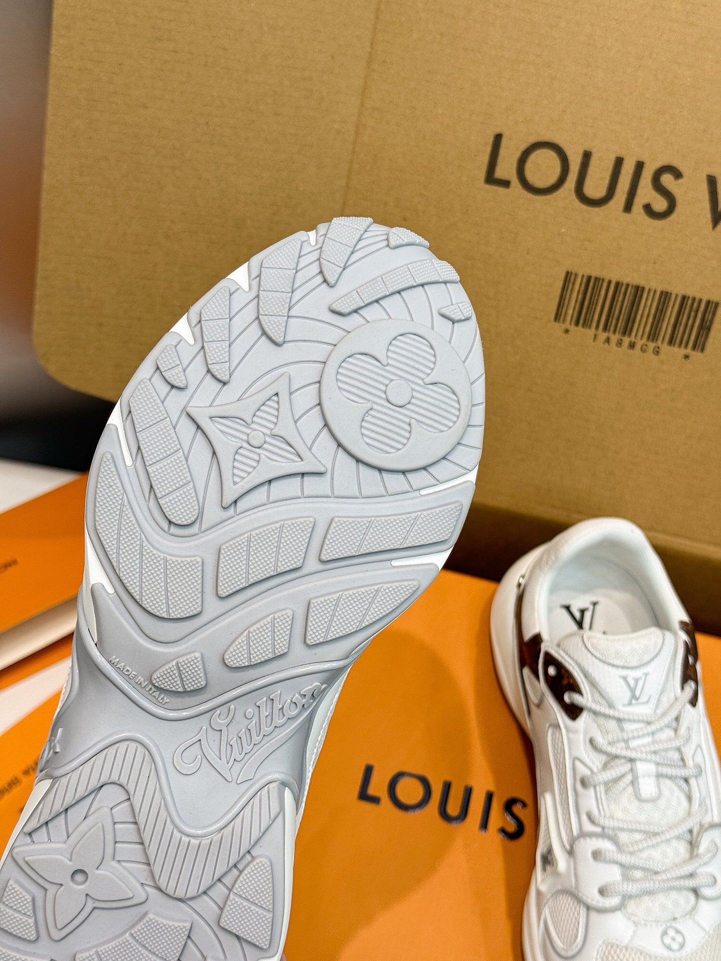 LEM260 designer shoes for running shoes men women Triple Black White shoes