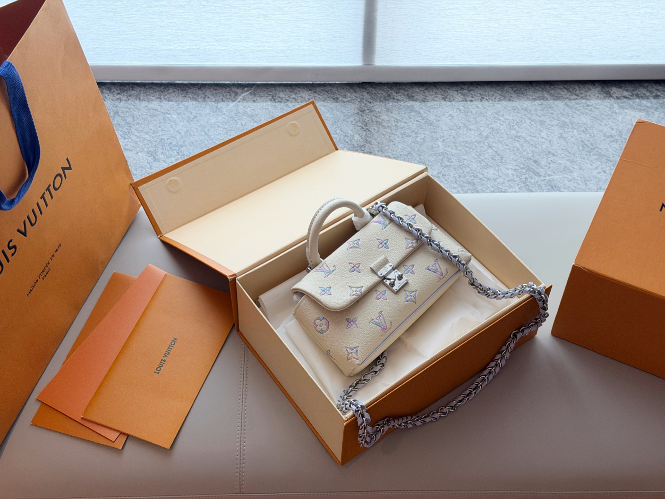 LEM515 New arrive fashion white bag for woman hands bag beautiful gift to choose gift 21*11cm