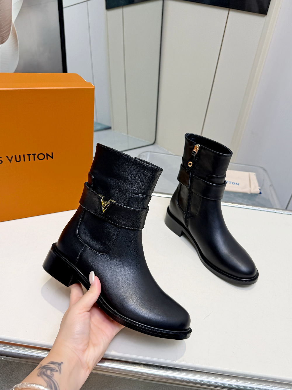 LEM498 Womens Ankle Boots 2026 Thick Bottom Platform Woman Shoes Zipper Fashion Female Luxury Designer Boot Casual Ladies MartinBoots combat Boots
