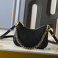 LEM465 New stylish and high-end black handbag with embossed gold chain design - versatile and casual single-shoulder crossbody bag for the arm 19 x 13 x 8 cm