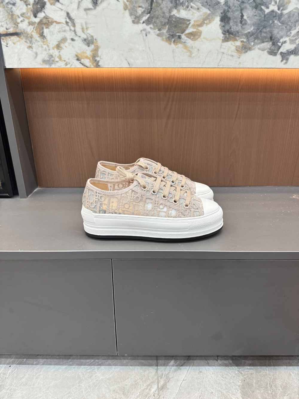 DEM319 New arrive classic fashion black blue beige color  shose for woman lover shose color  beautiful gift to choose Thickness 4.5 CM