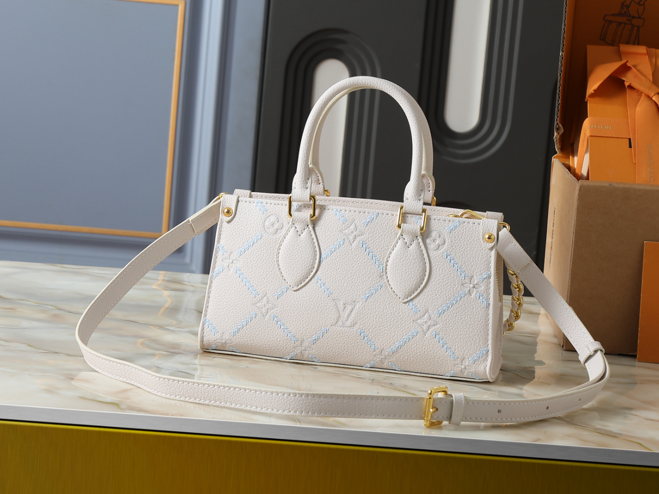 LEM488 New arrive fashion white brown pink bag for woman hands bag beautiful gift to choose gift 25 x 13 x 10cm