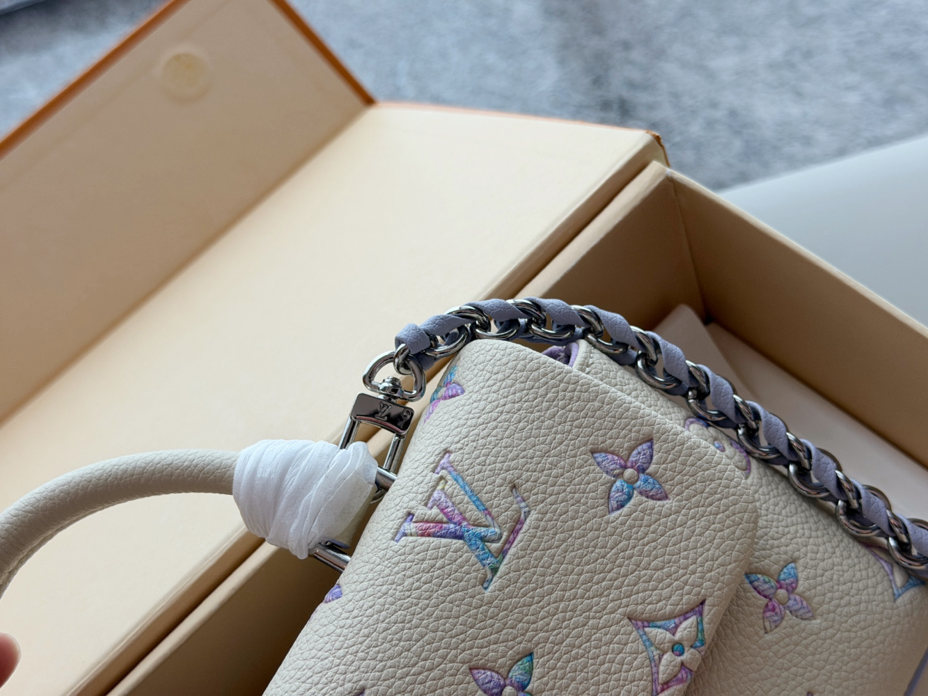 LEM515 New arrive fashion white bag for woman hands bag beautiful gift to choose gift 21*11cm