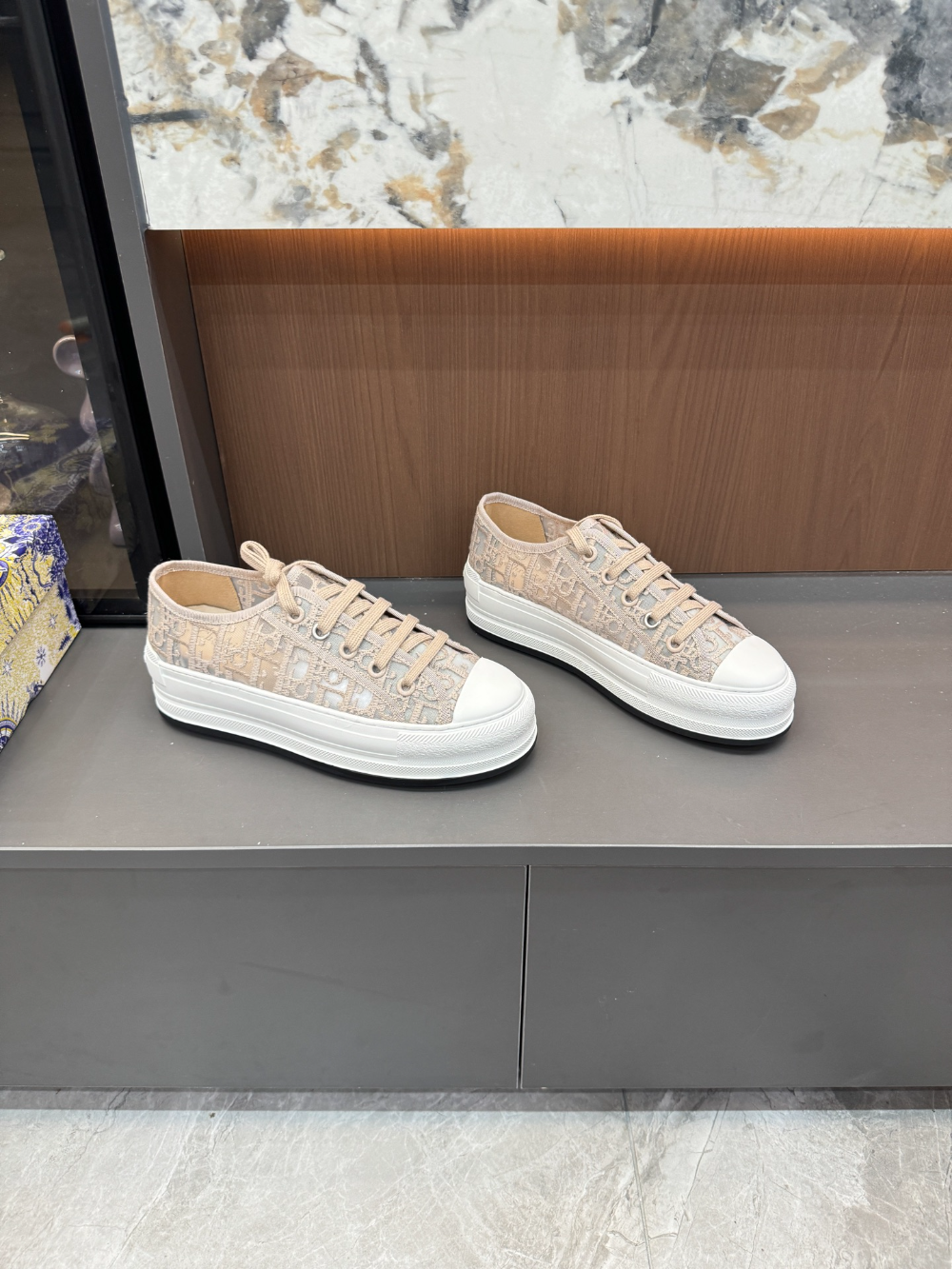 DEM319 New arrive classic fashion black blue beige color  shose for woman lover shose color  beautiful gift to choose Thickness 4.5 CM