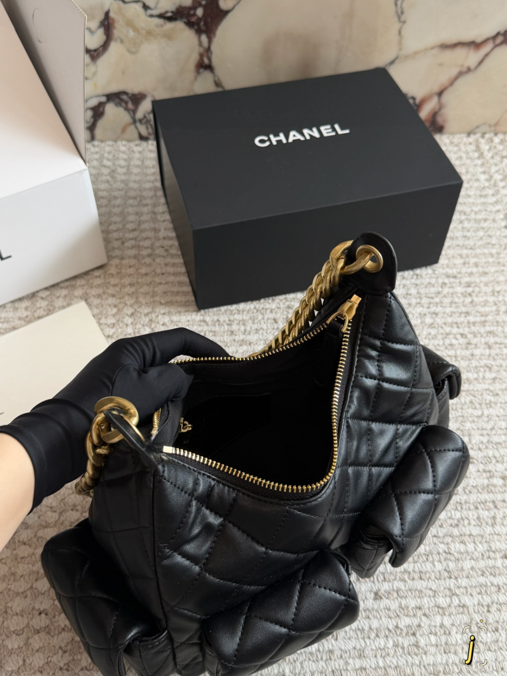CEM311 New arrive fashion black bag for woman hands bag beautiful gift to choose gift 23*14cm