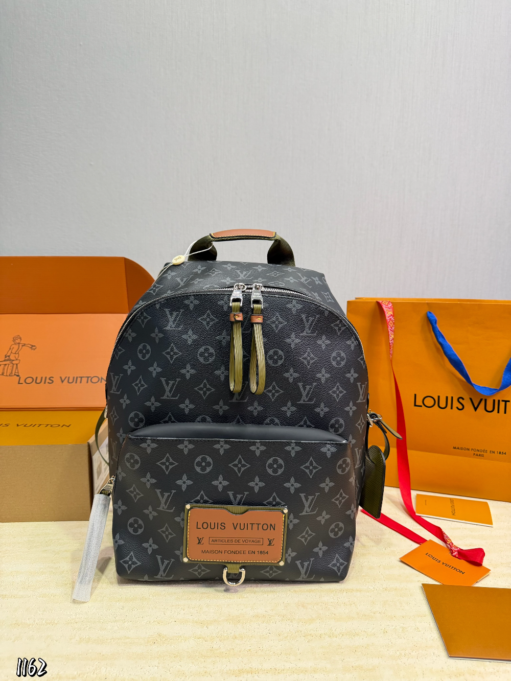 LEM496 New arrive fashion black bag for woman hands bag beautiful gift to choose gift 29*15*38cm
