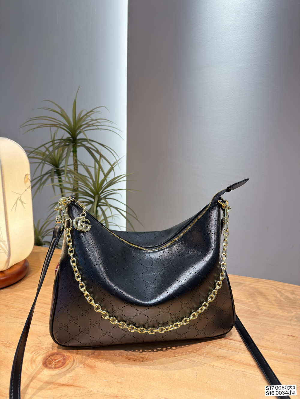 GEM237 New arrive fashion black color bag for woman beautiful gift to choose 2 size