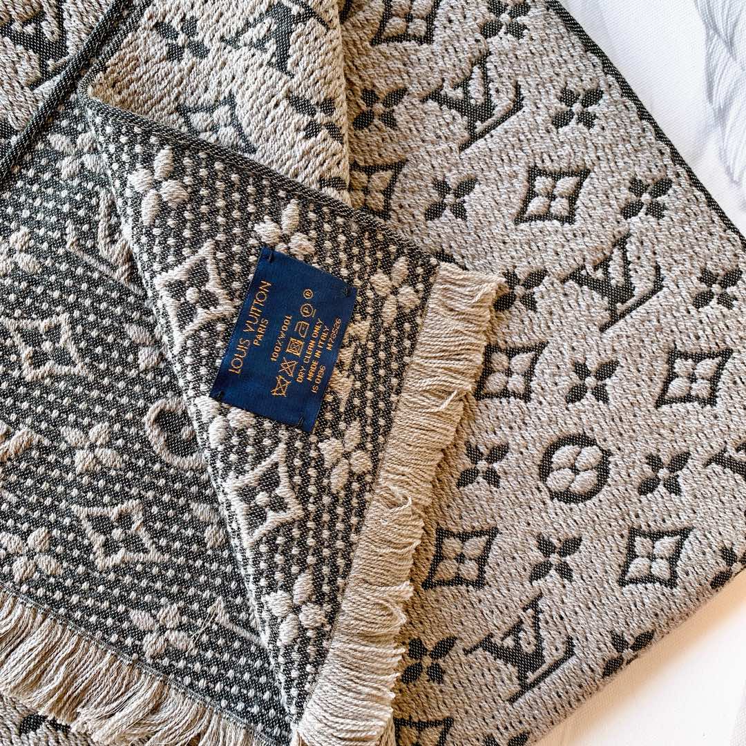 LEM325 new arrive Hot sale  black red gray color fashion beautiful scarf for woman men  gift to choose