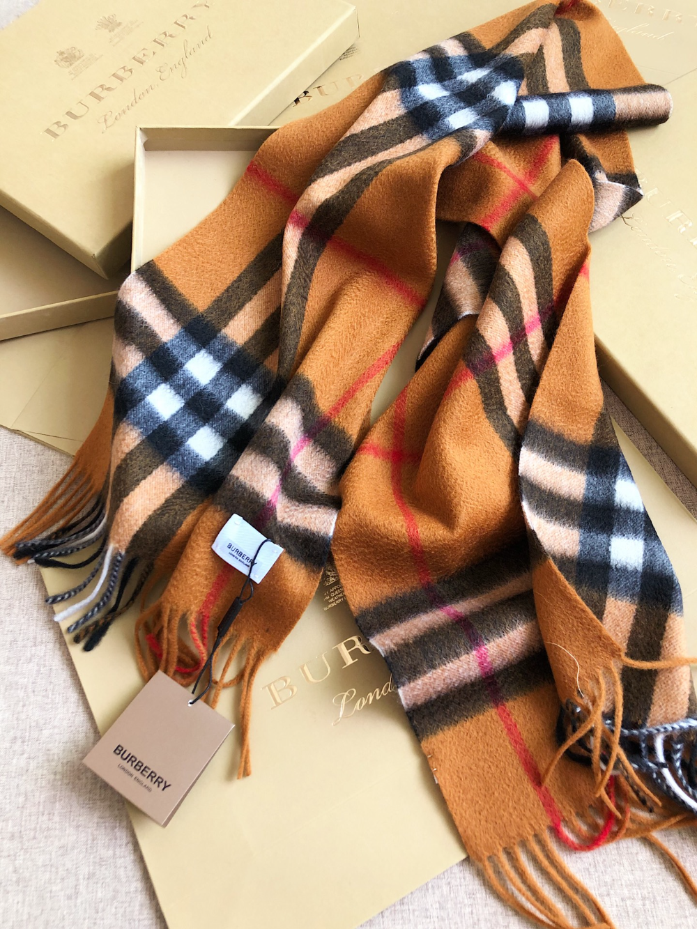 BUEM55 new arrive  Hot sale black pink brown color fashion beautiful  scarf  for woman gift  to choose 130*180