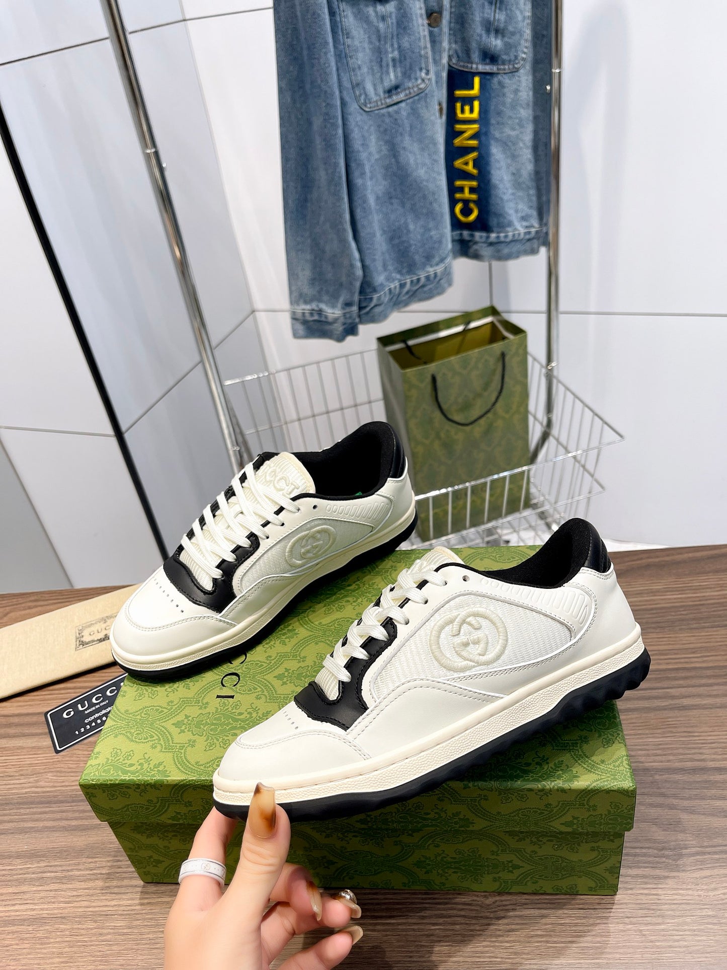 GEM115 Designer Casual shoes for Men flat sneakers lows skateboard shoe Triple black blue Active Laser fashion mens womens outdoor trainer