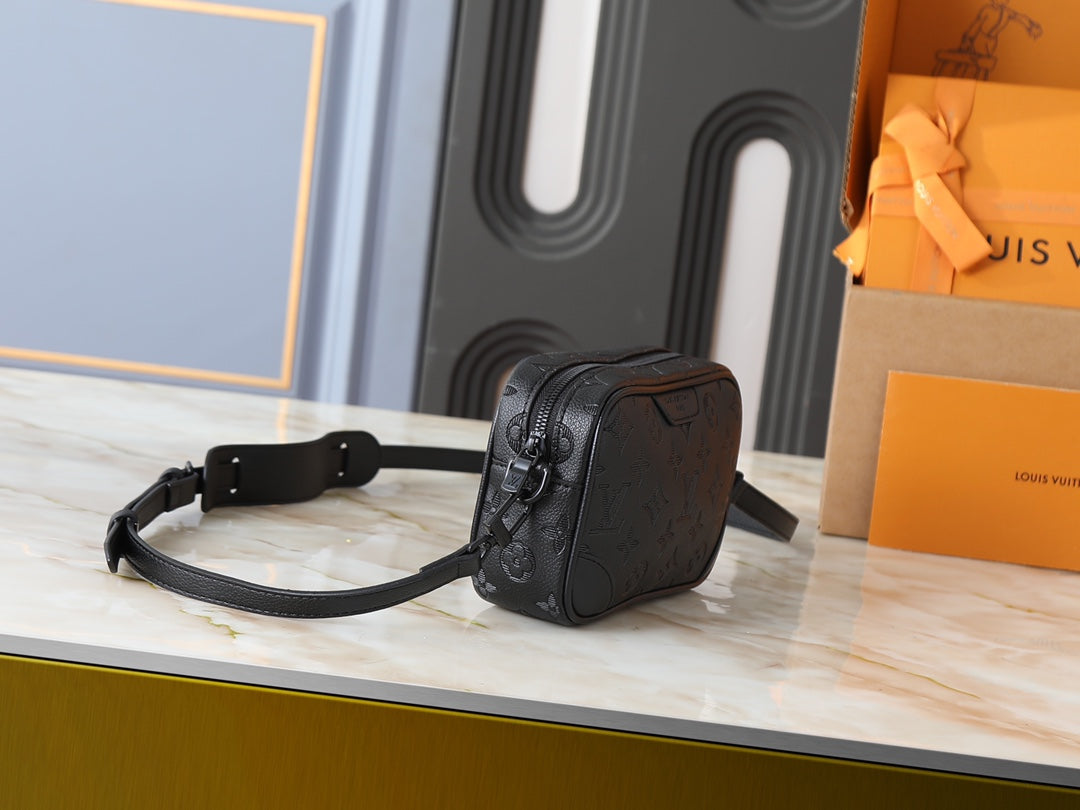 LEM334 Hot sale fashion black bag for woman men  beautiful gift  big size 20*13*6.5cm