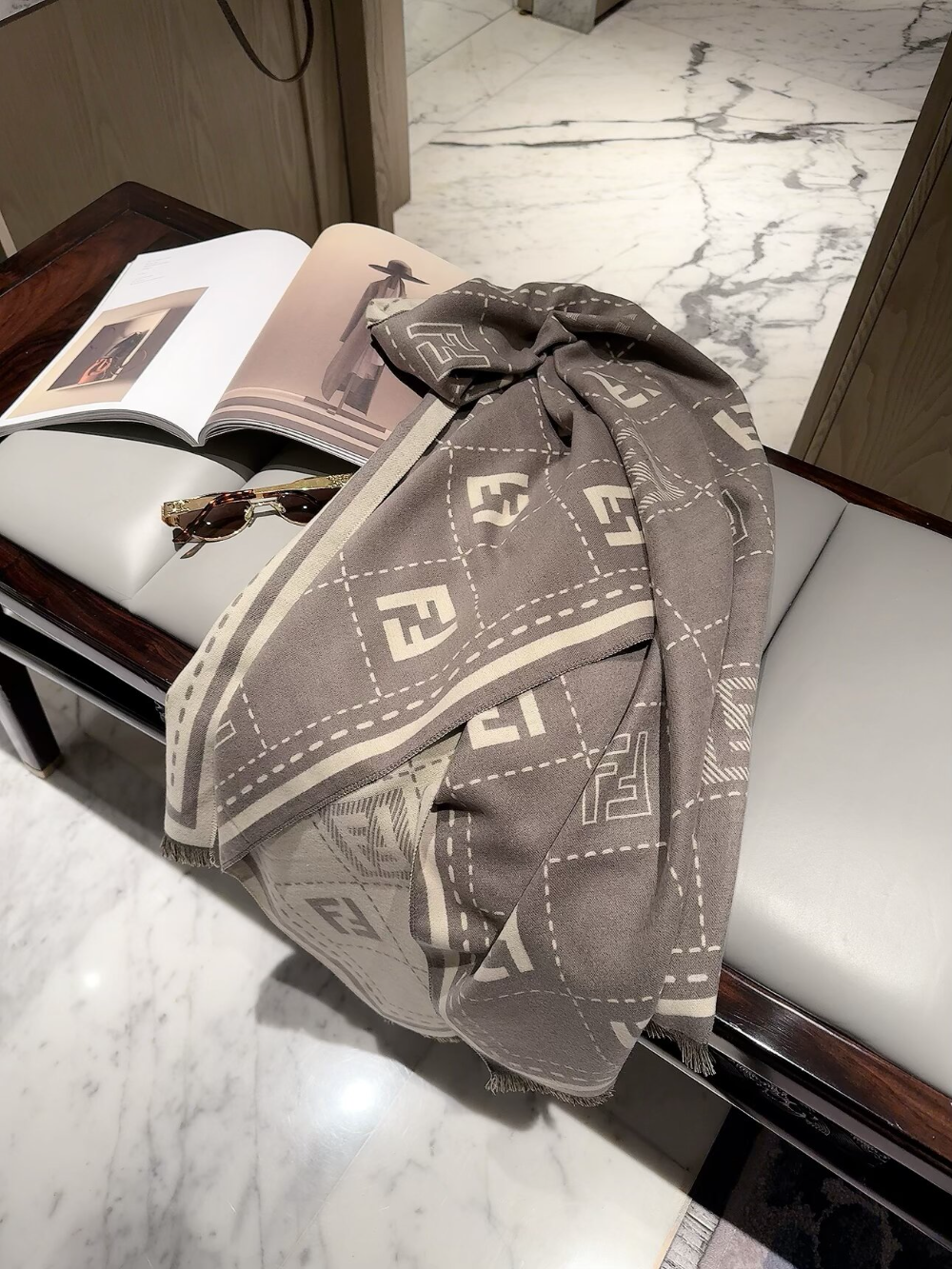 FEM31 new arrive  Hot sale brown black blue grey khaki color fashion beautiful  scarf  for woman gift  to choose