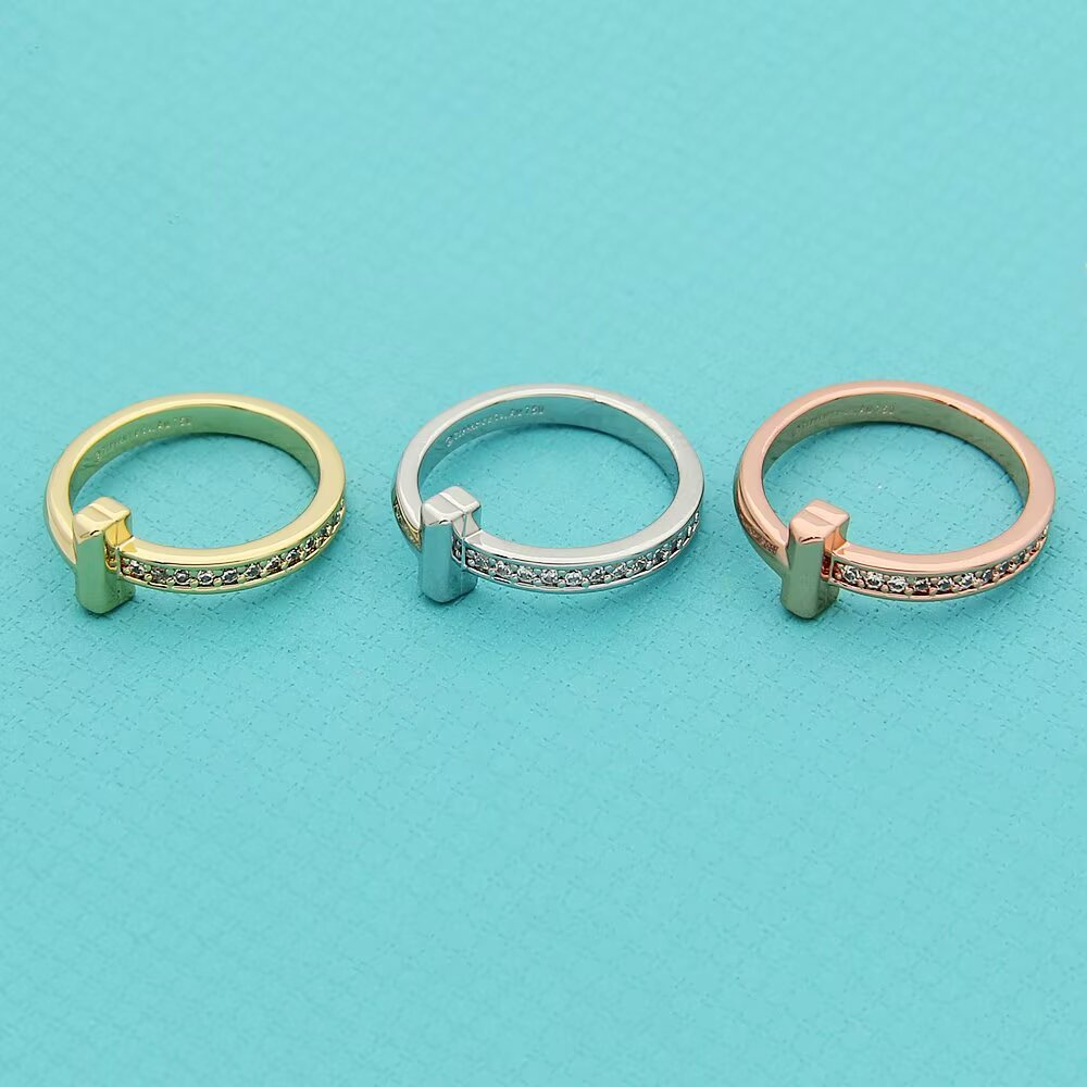 TEM50 Fashionable stainless steel jewelry with exquisite gemstone design Suitable for both men and women Comes with optional gifts