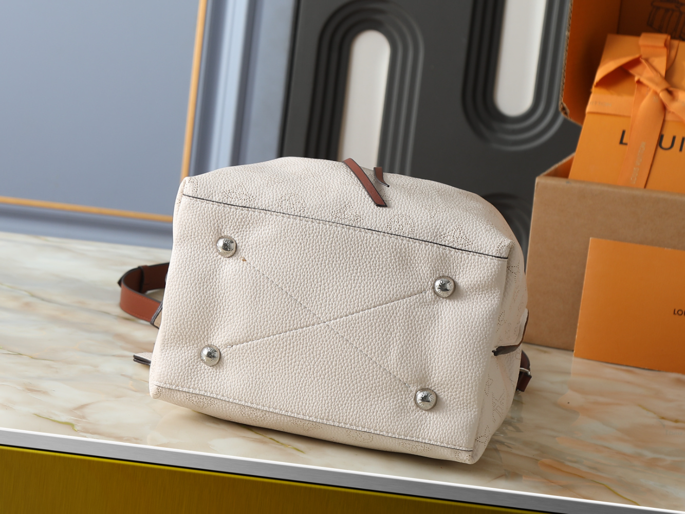 LEM486 New arrive fashion black white brown bag for woman hands bag beautiful gift to choose gift 25 x 25 x 20cm