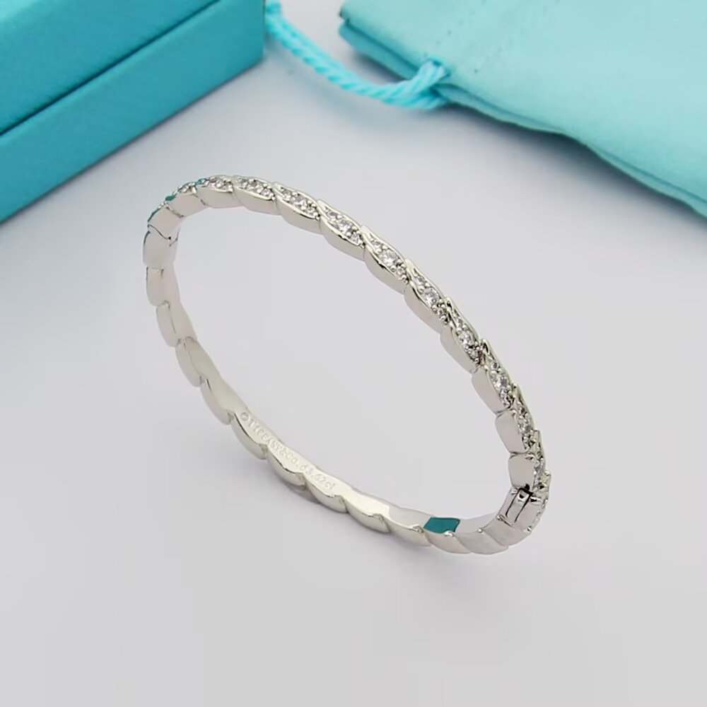 TEM45New arrive fashion gold silver rose color bracelets for woman beautiful jewelry to choose gift