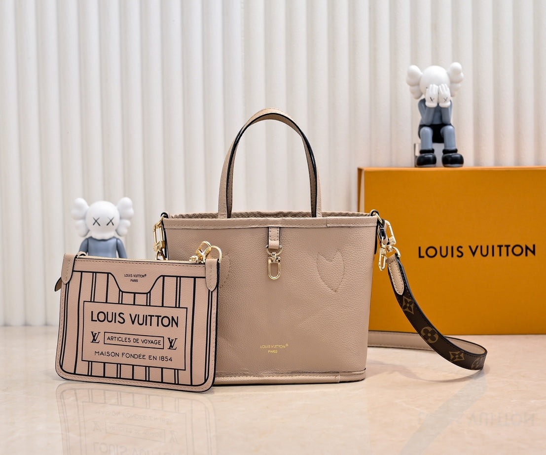 LEM368 New arrive fashion Travel design bag for woman beautiful gift to choose gift 24x14x9cm