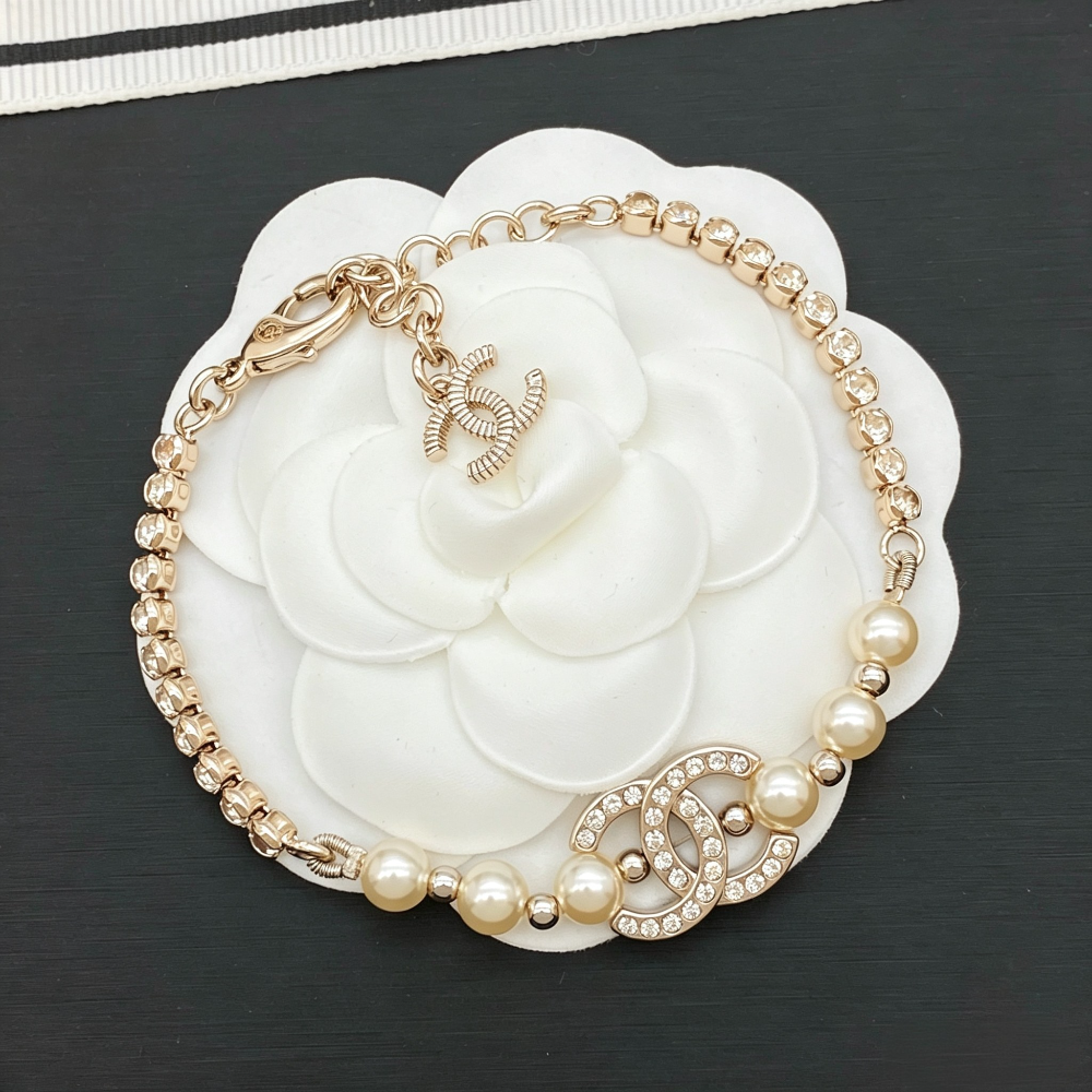 CEM493 New Arrive Fashion Hot Sale with Big Diamond Pearl Hand braceletfor Woman Jewelry To Choose Gift