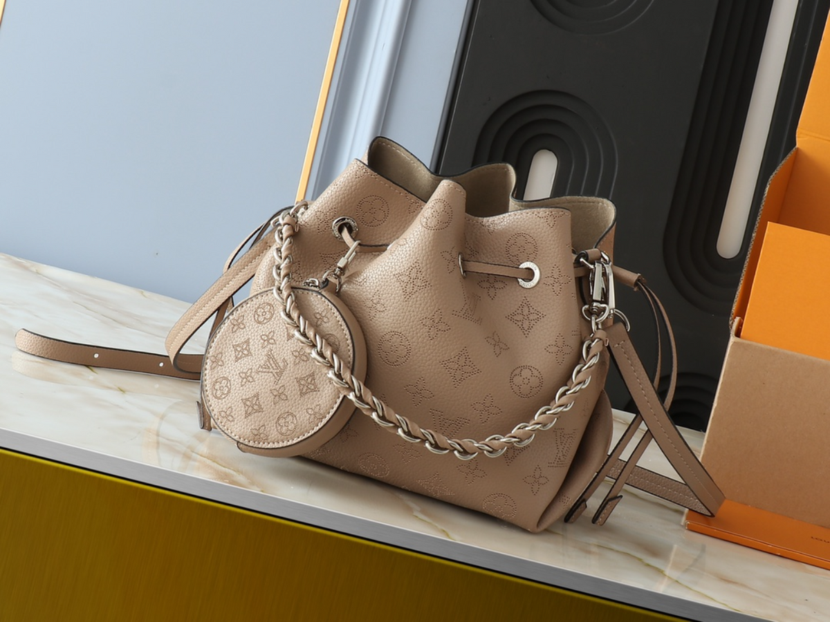 LEM636 New arrive fashion black pink khaki yellow bag for woman hands bag beautiful gift to choose gift  19 x 22 x 14 cm