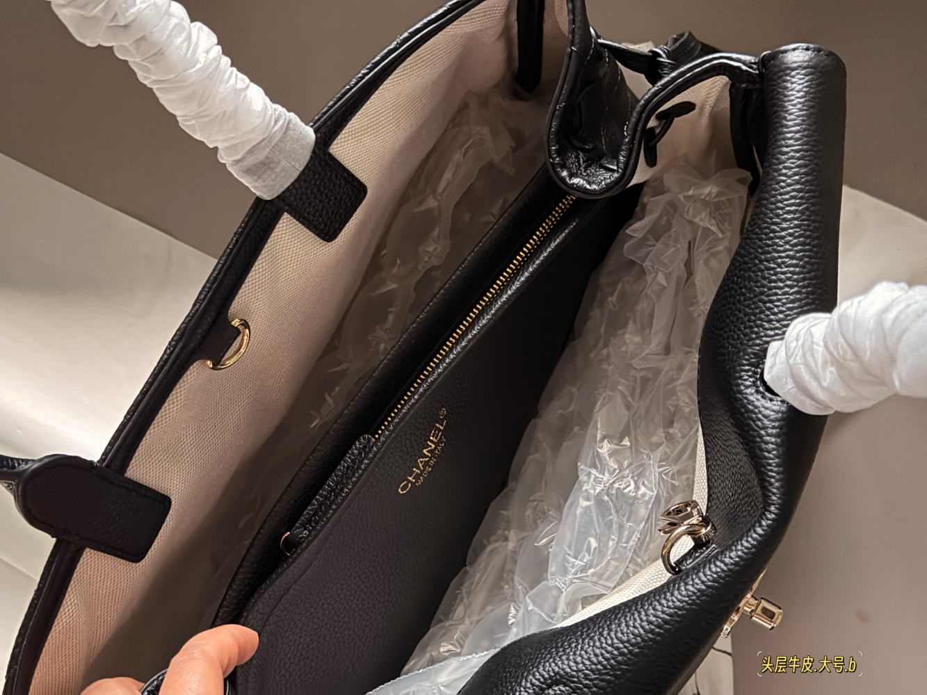 CEM289 New arrive fashion black red green brown bag for woman hands bag beautiful gift to choose gift 38*25cm