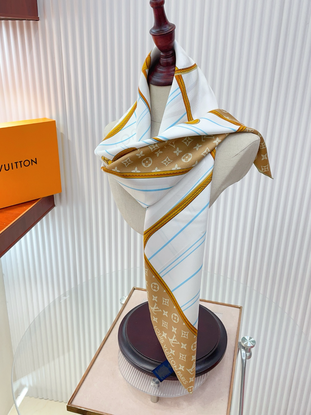 LEM440 New product launched selling well Khaki fashionable and exquisite scarf as a great gift option 90*90cm