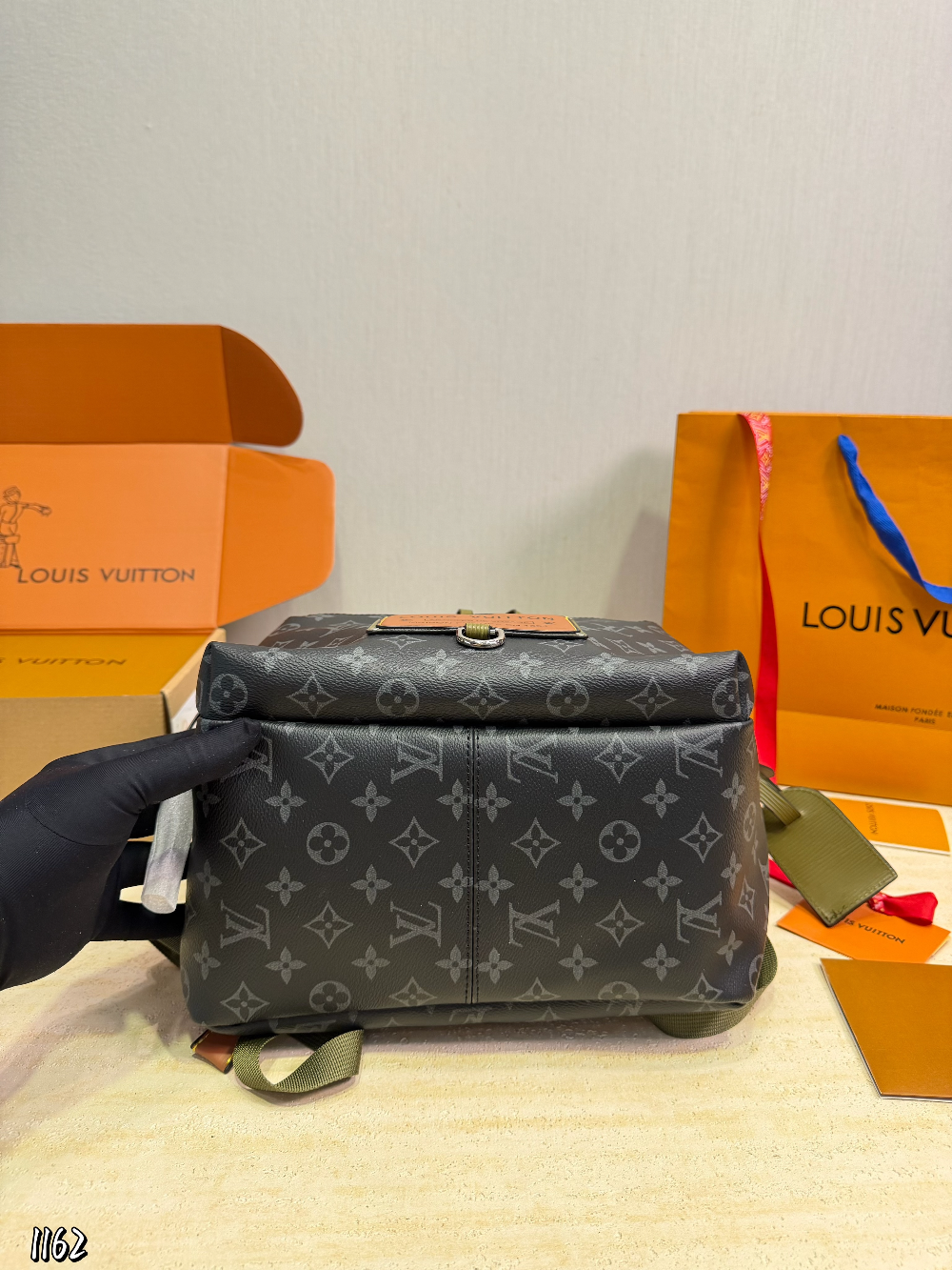 LEM496 New arrive fashion black bag for woman hands bag beautiful gift to choose gift 29*15*38cm