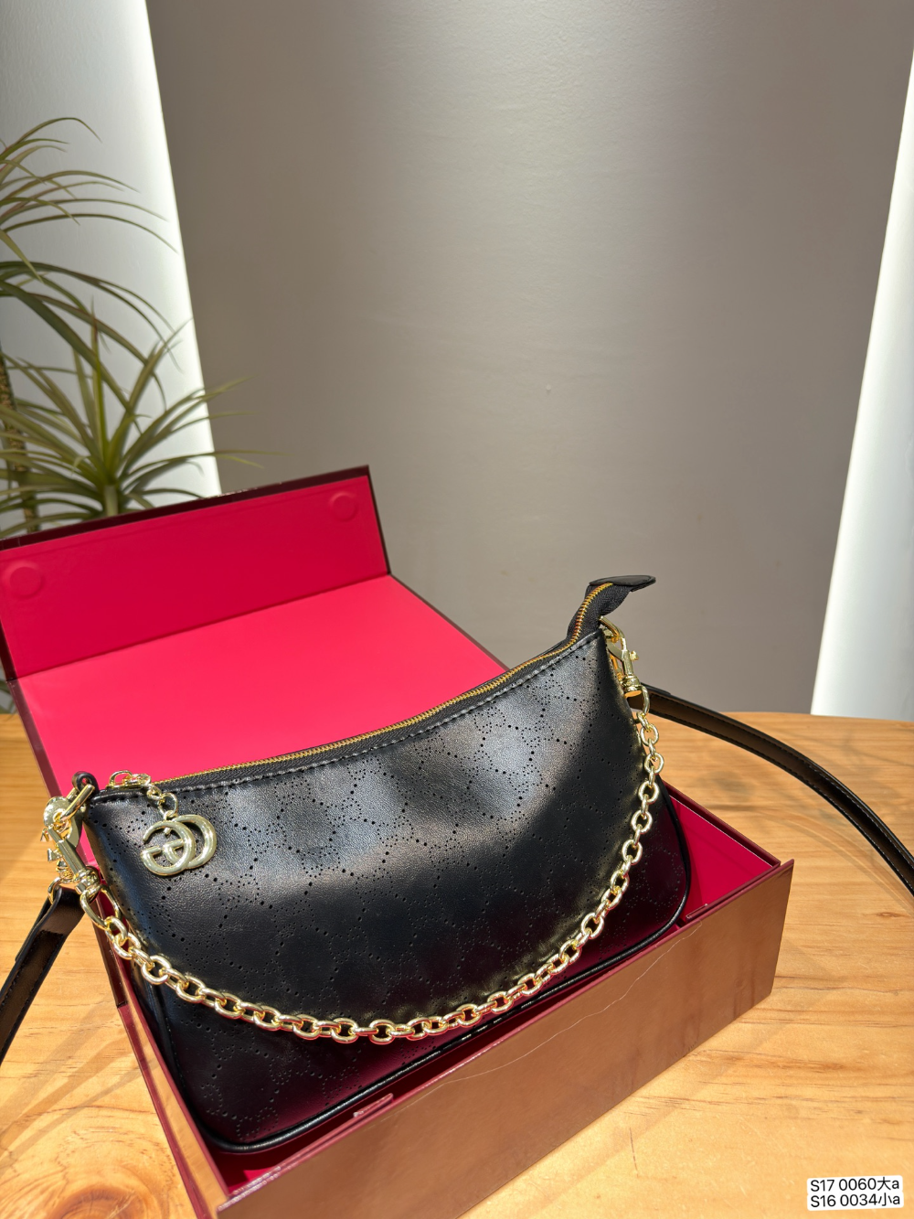 GEM237 New arrive fashion black color bag for woman beautiful gift to choose 2 size